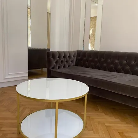 Апартаменты Elegancki 60 M2 W Centrum Miasta, Balkon, Parking Bezplatny *