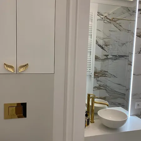 Elegancki 60 M2 W Centrum Miasta, Balkon, Parking Bezplatny * Ζεστοκόβα