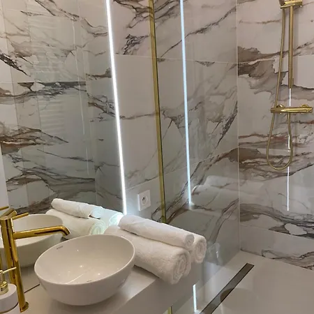 Апартаменты Elegancki 60 M2 W Centrum Miasta, Balkon, Parking Bezplatny Ченстохова