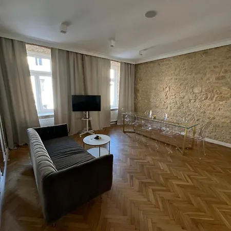 60 M2, Dabrowskiego 12 *