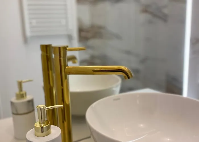 Elegancki 60 M2 W Centrum Miasta, Balkon, Parking Bezplatny Apartmán *