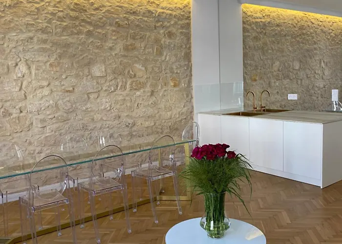 Elegancki 60 M2 W Centrum Miasta, Balkon, Parking Bezplatny *