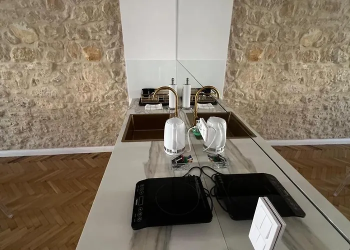 Elegancki 60 M2 W Centrum Miasta, Balkon, Parking Bezplatny Ζεστοκόβα