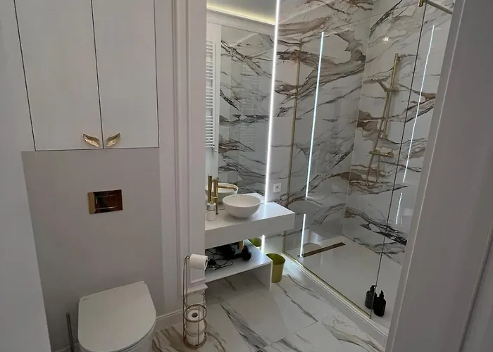 Elegancki 60 M2 W Centrum Miasta, Balkon, Parking Bezplatny Apartmán *