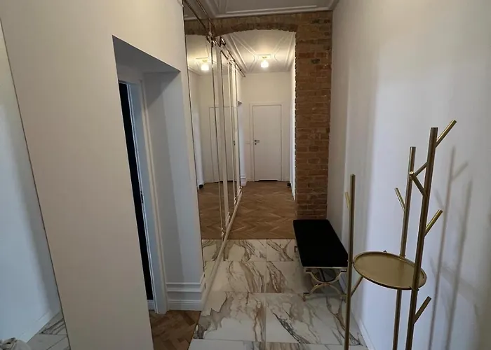 Elegancki 60 M2 W Centrum Miasta, Balkon, Parking Bezplatny Apartmán *