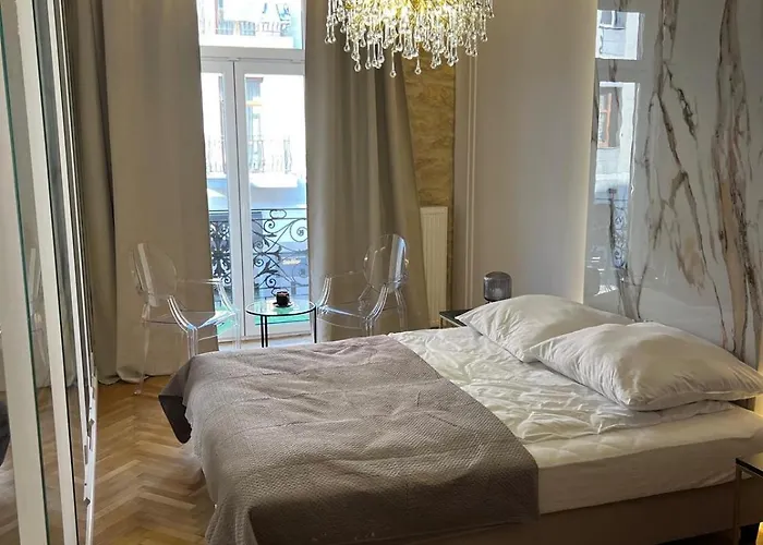 Elegancki 60 M2 W Centrum Miasta, Balkon, Parking Bezplatny